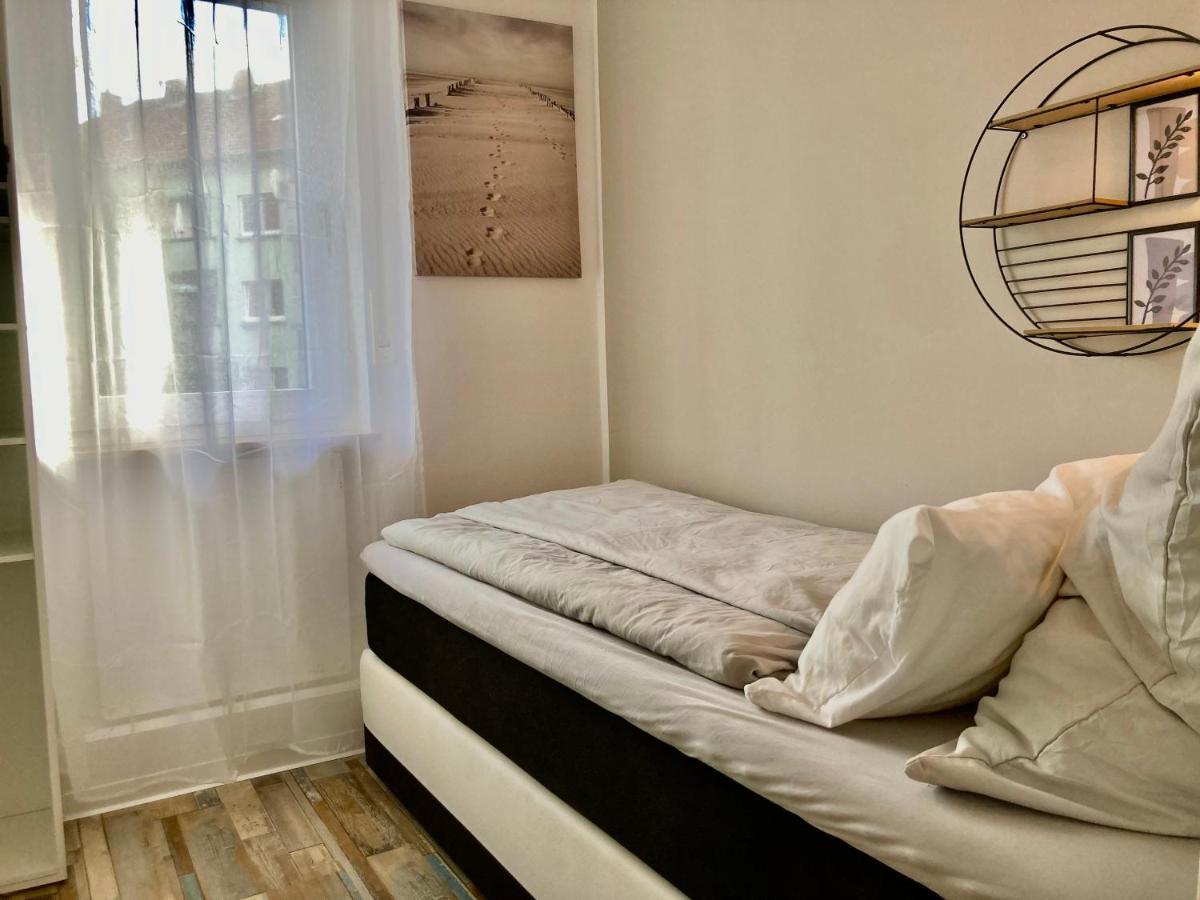 Living At Saarpartments -Adultsonly- 2 Bedrooms, Kitchen - Business & Holiday Apartments For Long- And Short Term Stay, 3 Min To Train Station, Secure E-Bike Parking! Saarbrücken Exteriör bild