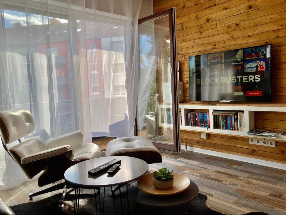 Living At Saarpartments -Adultsonly- 2 Bedrooms, Kitchen - Business & Holiday Apartments For Long- And Short Term Stay, 3 Min To Train Station, Secure E-Bike Parking! Saarbrücken Exteriör bild